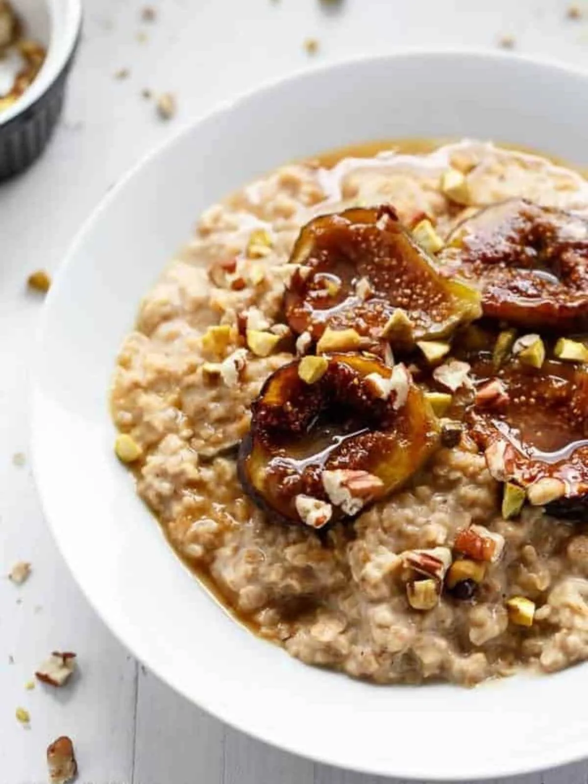 This Caramelized Fig Toasted Oatmeal Turns a Boring Bowl Into a Break…