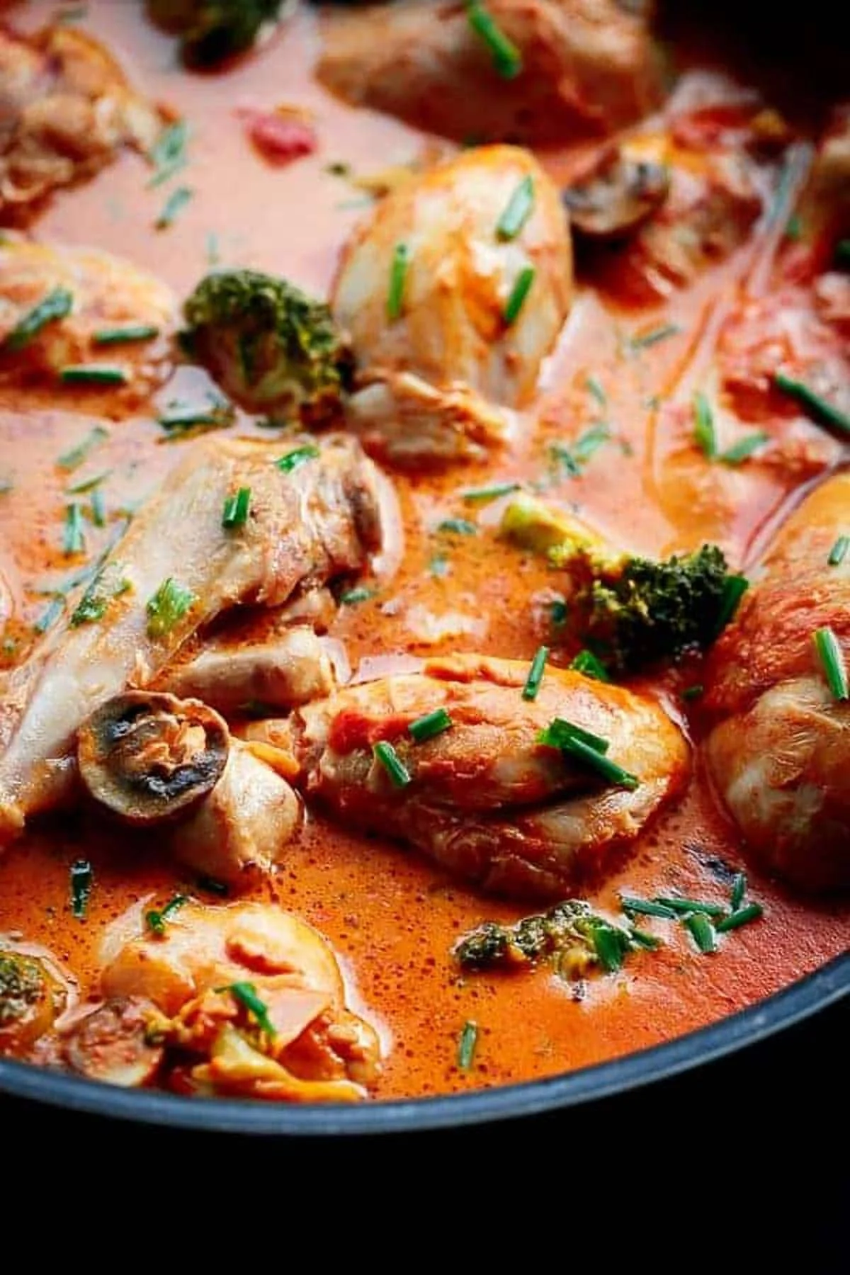 30-Minute Creamy Tomato Chicken Drumsticks That Vanish Off The Plate