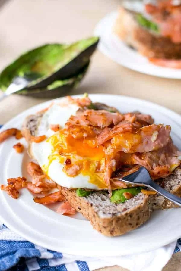 Gourmet-Level Breakfast in 10 Minutes: Crispy Smoked Salmon + Fried E…